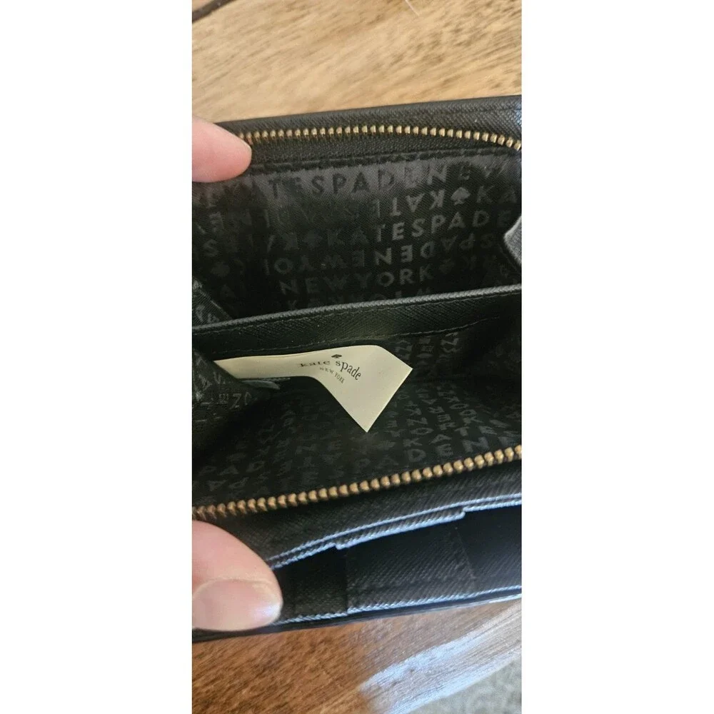 Kate Spade New York Small Bifold Zip Around Leather Wallet Black